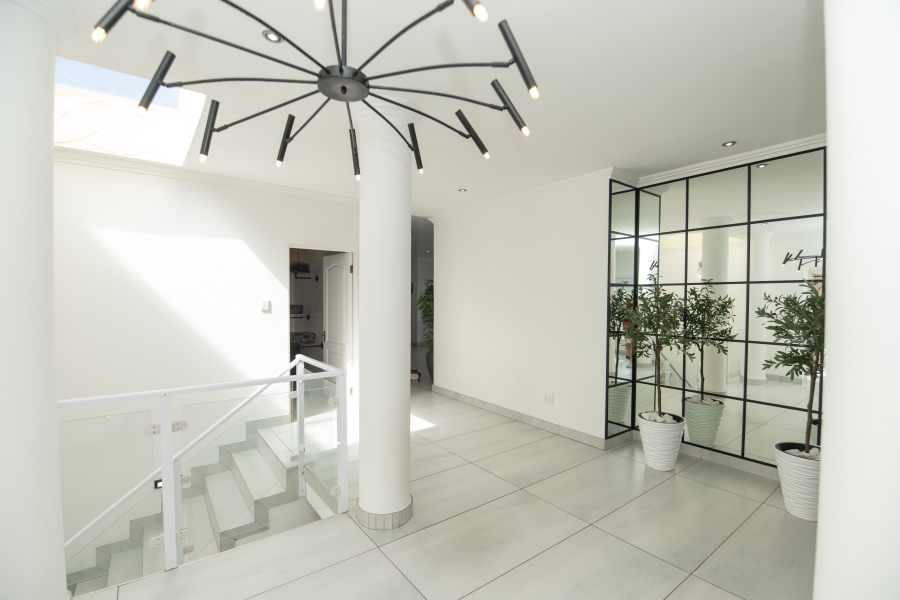 6 Bedroom Property for Sale in Beachview Eastern Cape